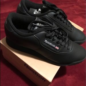 Black Reebok classic